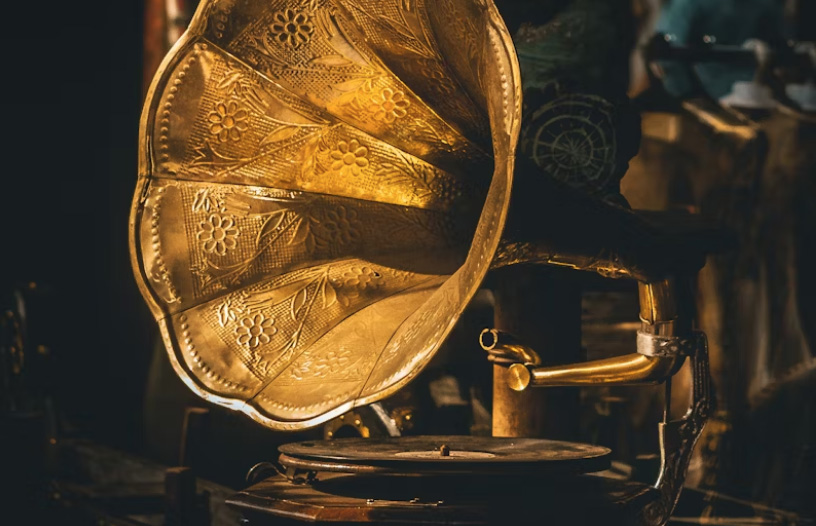 手工羽毛扇網(wǎng)站如何憑借傳統(tǒng)工藝傳承擴(kuò)大流量？同行都是怎么做的？