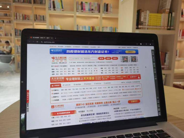 手工羽毛扇網(wǎng)站如何憑借傳統(tǒng)工藝傳承擴大流量？同行都是怎么做的？