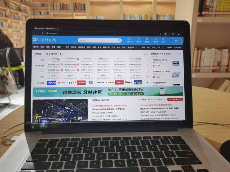 手工羽毛扇網(wǎng)站如何憑借傳統(tǒng)工藝傳承擴大流量？同行都是怎么做的？