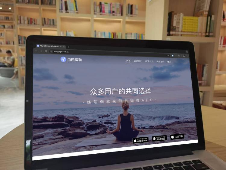 手工羽毛扇網(wǎng)站如何憑借傳統(tǒng)工藝傳承擴大流量？同行都是怎么做的？